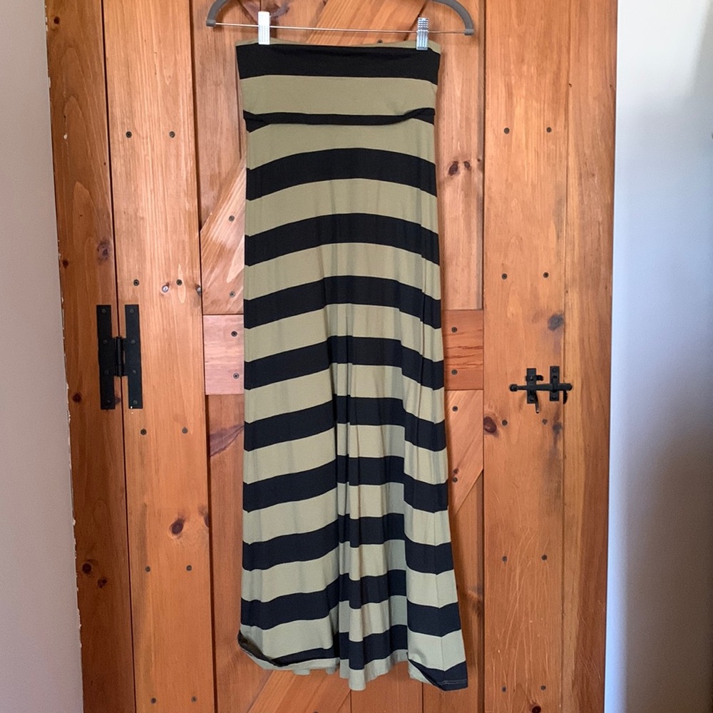 Billabong size small maxi skirt